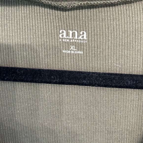 A.N.A Halter Tank - Picture 2 of 5